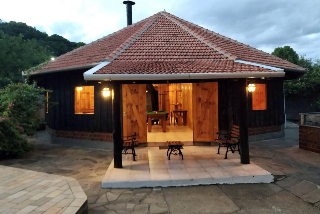 Villa Galpao Rustico No Vale Dos Vinhedos Bento Gonçalves Esterno foto